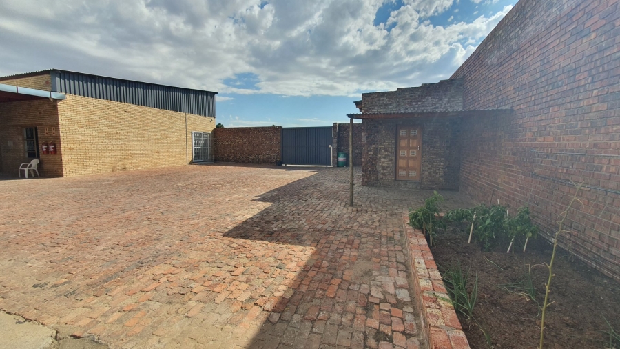  Bedroom Property for Sale in Riebeeckstad Free State